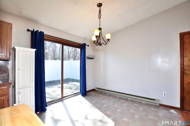 16 Tuscarora Place, Bristol, CT 06010