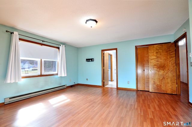 16 Tuscarora Place, Bristol, CT 06010