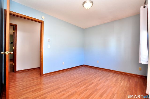 16 Tuscarora Place, Bristol, CT 06010