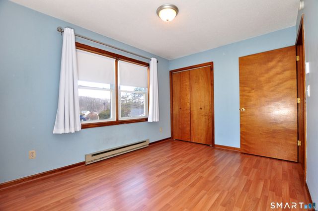 16 Tuscarora Place, Bristol, CT 06010