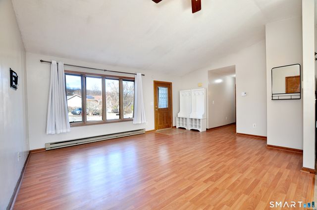 16 Tuscarora Place, Bristol, CT 06010