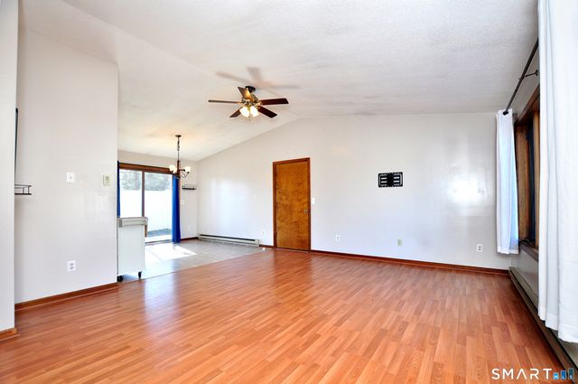 16 Tuscarora Place, Bristol, CT 06010