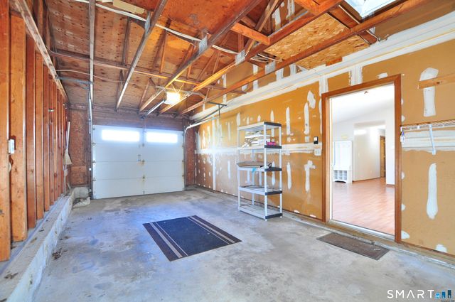 16 Tuscarora Place, Bristol, CT 06010