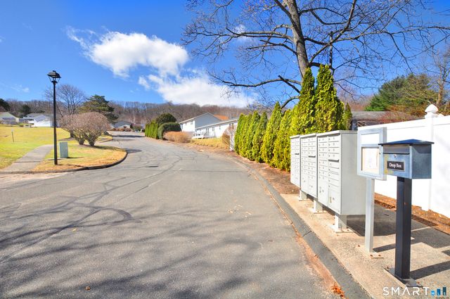 16 Tuscarora Place, Bristol, CT 06010