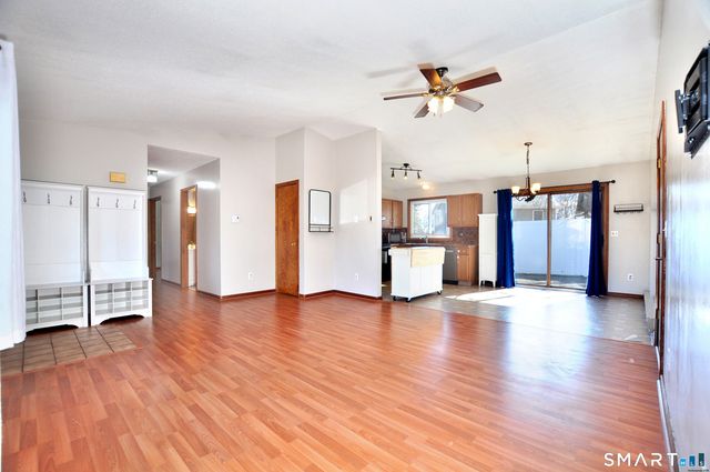 16 Tuscarora Place, Bristol, CT 06010