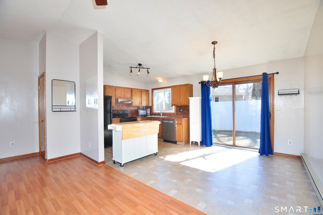 16 Tuscarora Place, Bristol, CT 06010