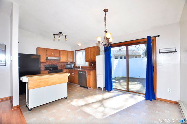 16 Tuscarora Place, Bristol, CT 06010