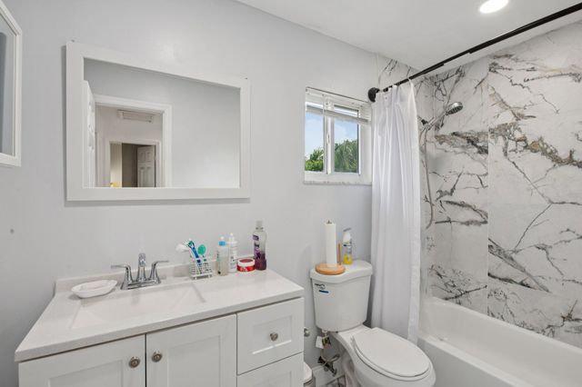 8404 SW 20th Street, North Lauderdale, FL 33068