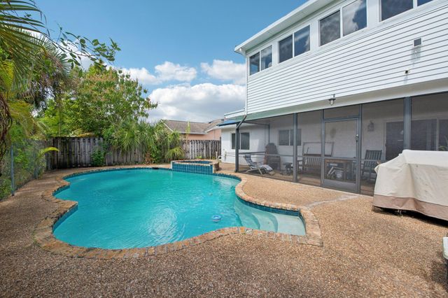 8404 SW 20th Street, North Lauderdale, FL 33068