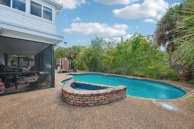 8404 SW 20th Street, North Lauderdale, FL 33068