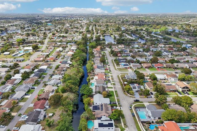 8404 SW 20th Street, North Lauderdale, FL 33068