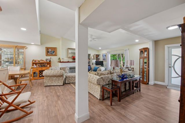 8404 SW 20th Street, North Lauderdale, FL 33068