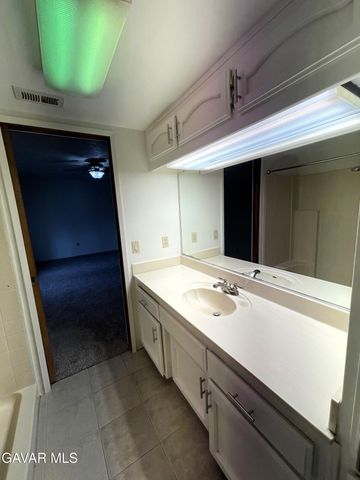 7343 Bay Avenue, California City, CA 93505