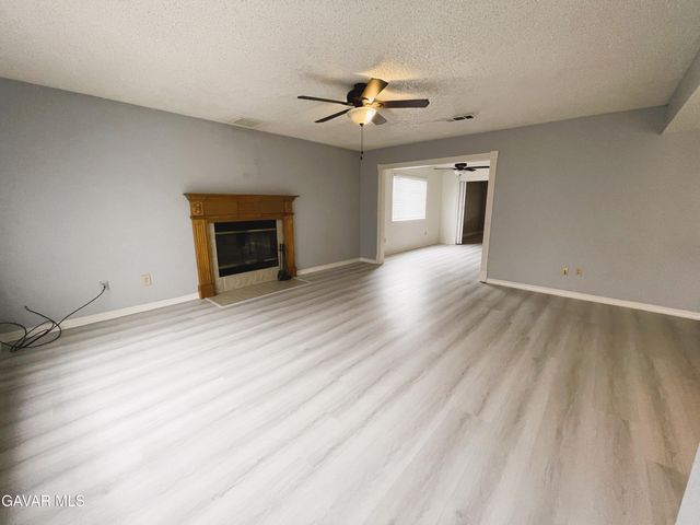 7343 Bay Avenue, California City, CA 93505