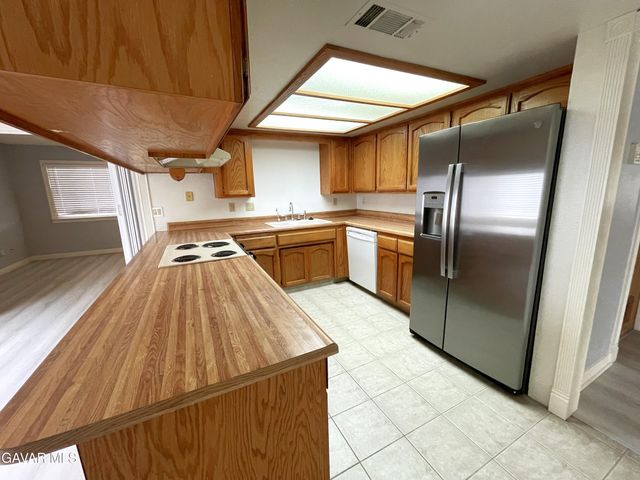 7343 Bay Avenue, California City, CA 93505