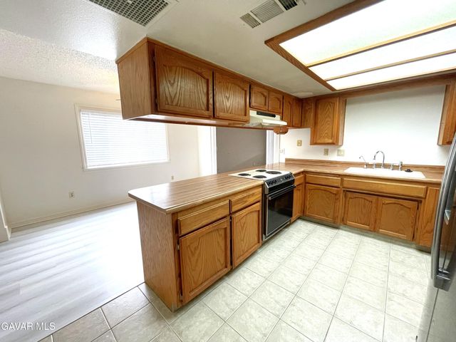 7343 Bay Avenue, California City, CA 93505