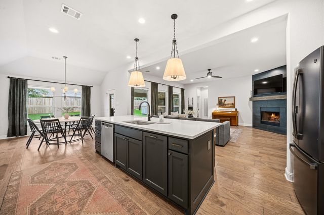 342 Wolf Creek Drive, Waxahachie, TX 75165