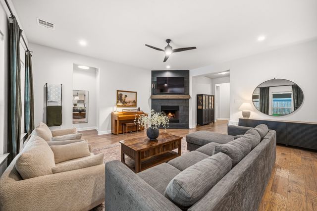 342 Wolf Creek Drive, Waxahachie, TX 75165