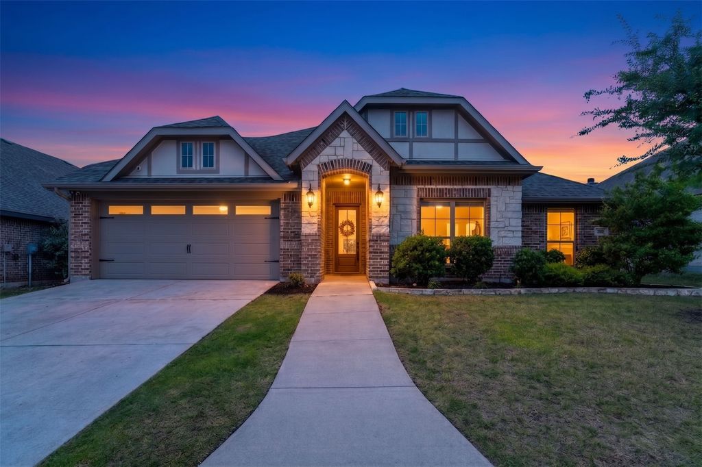 342 Wolf Creek Drive, Waxahachie, TX 75165