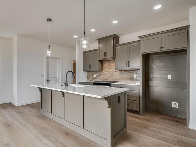 10617 SW 18th Street, Yukon, OK 73099