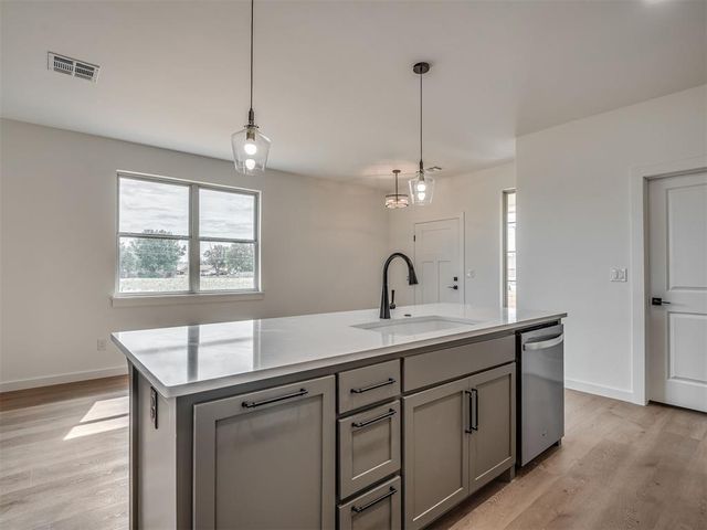 10617 SW 18th Street, Yukon, OK 73099