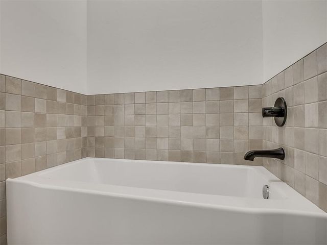 10617 SW 18th Street, Yukon, OK 73099