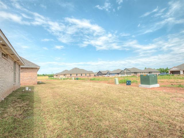 10617 SW 18th Street, Yukon, OK 73099
