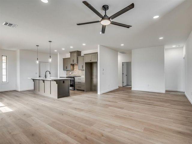 10617 SW 18th Street, Yukon, OK 73099