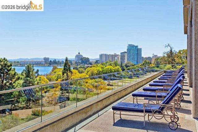 565 Bellevue Ave. 806, Oakland, CA 94610
