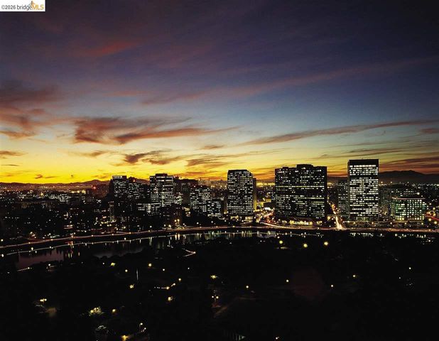 565 Bellevue Ave. 806, Oakland, CA 94610