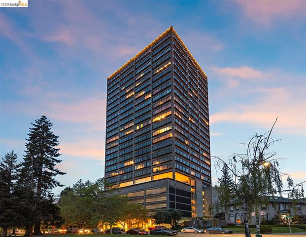 565 Bellevue Ave. 806, Oakland, CA 94610