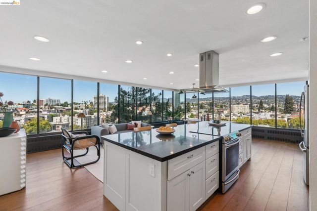 565 Bellevue Ave. 806, Oakland, CA 94610
