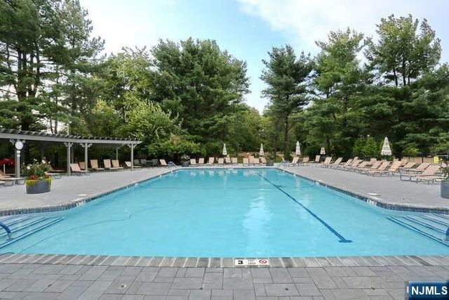 47 Southerland Drive, Mahwah, NJ 07430