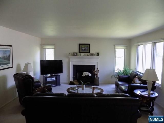 47 Southerland Drive, Mahwah, NJ 07430
