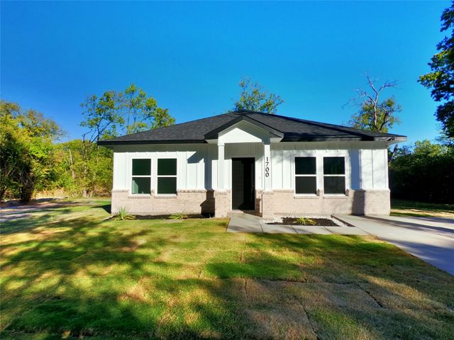 226 10th Street, Paris, TX 75460