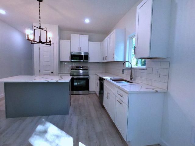 226 10th Street, Paris, TX 75460