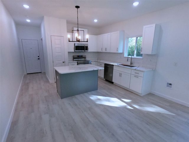 226 10th Street, Paris, TX 75460