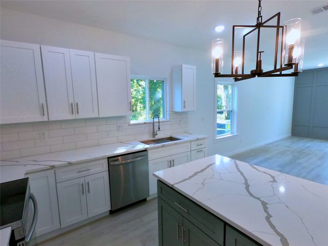 226 10th Street, Paris, TX 75460