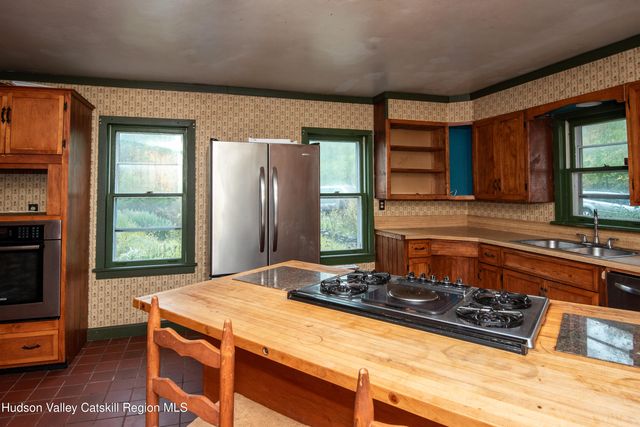 32 Mountain Camp Road, Round Top, NY 12473