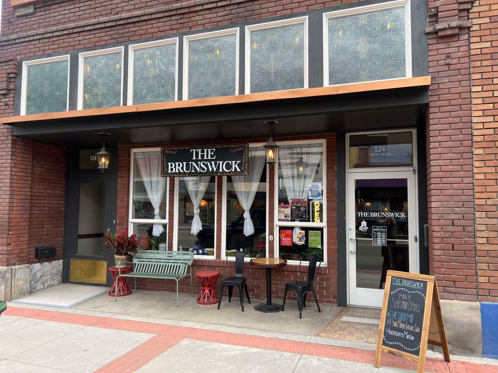 124 Main St, Emmett, ID 83617