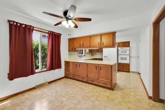 4310 W Anthony DRIVE, Greenfield, WI 53219