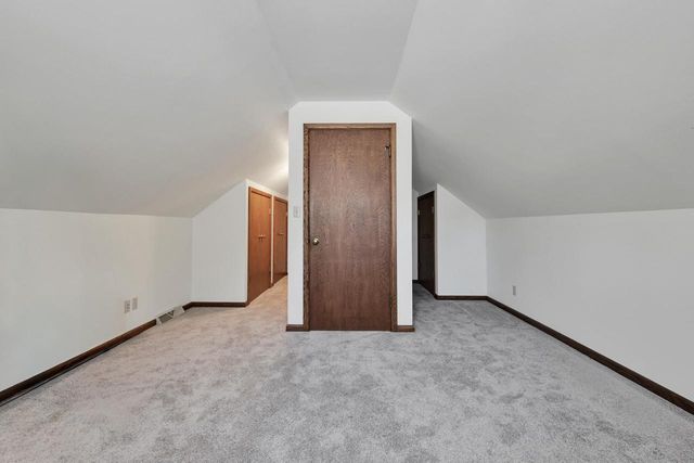 4310 W Anthony DRIVE, Greenfield, WI 53219