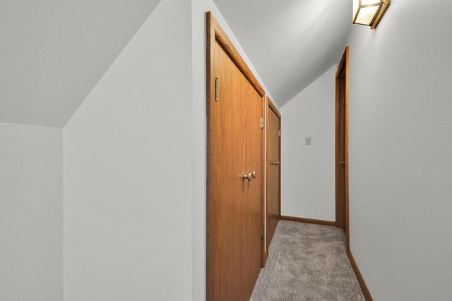 4310 W Anthony DRIVE, Greenfield, WI 53219