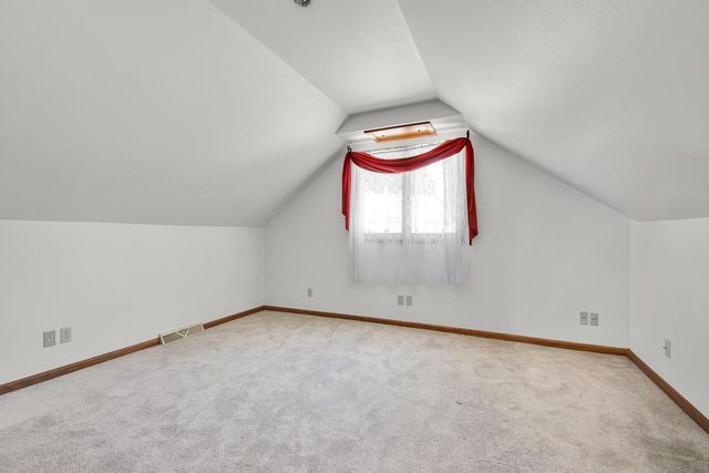 4310 W Anthony DRIVE, Greenfield, WI 53219
