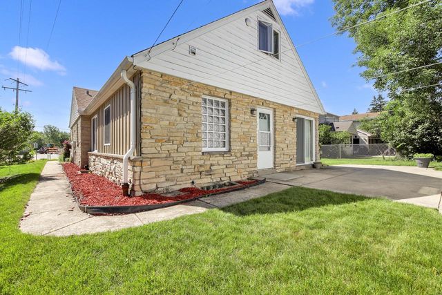 4310 W Anthony DRIVE, Greenfield, WI 53219
