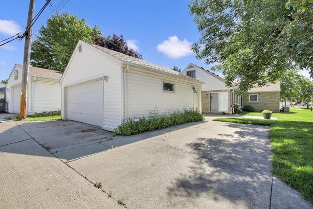 4310 W Anthony DRIVE, Greenfield, WI 53219