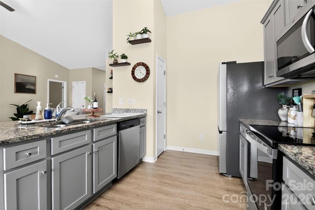 1120 Culver Spring Way, Charlotte, NC 28215