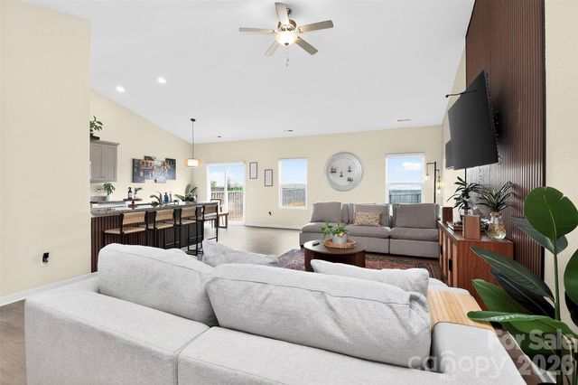 1120 Culver Spring Way, Charlotte, NC 28215