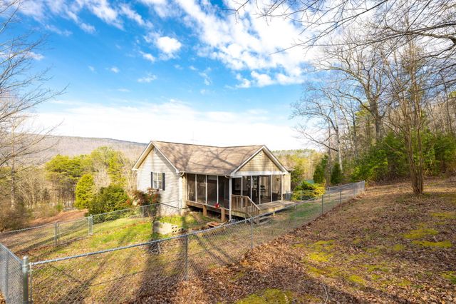 10464 Card Road, Soddy Daisy, TN 37379