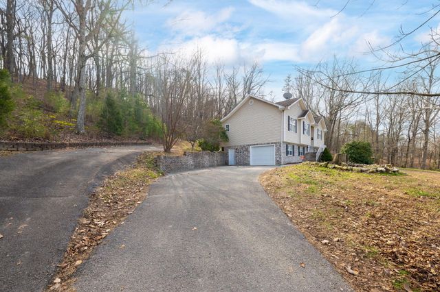 10464 Card Road, Soddy Daisy, TN 37379